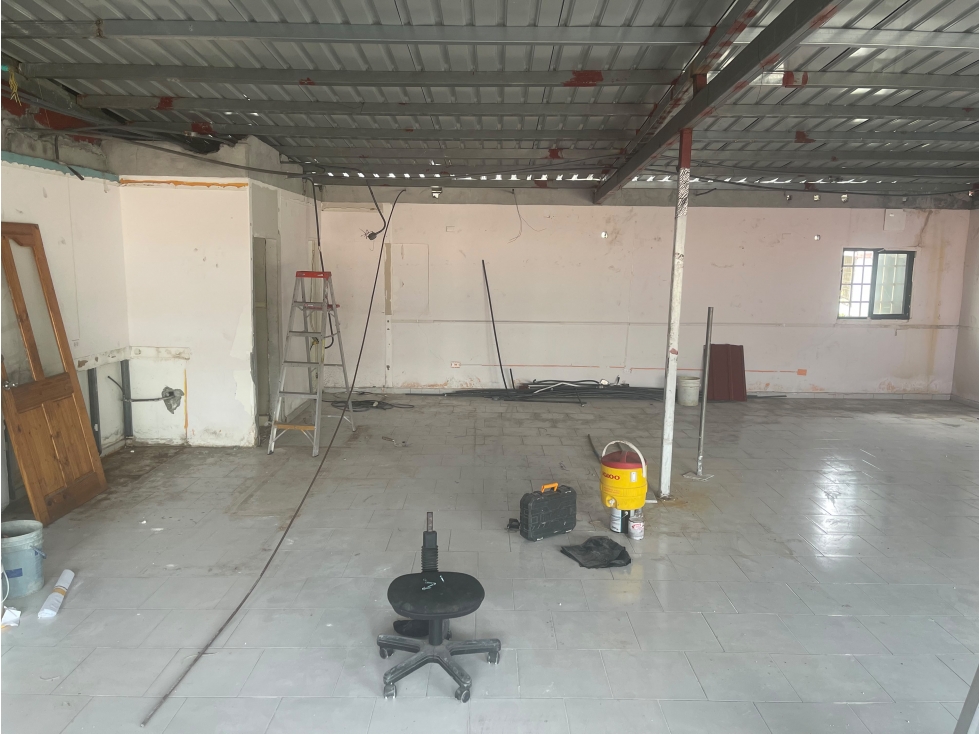 SE ALQUILA LOCAL COMERCIAL EN VILLA ZAITA 120 M2 AMPLIO — foto 3