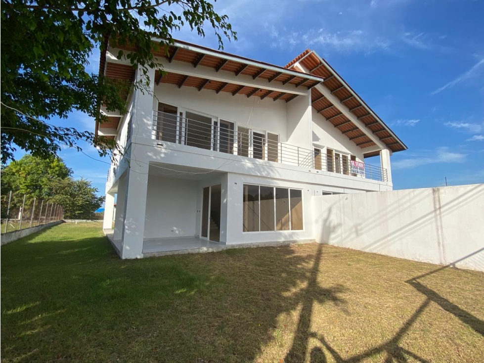 CHAME / NUEVA GORGONA / 3 HABITACIONES / 500M / 3 BAÑOS / BALCON