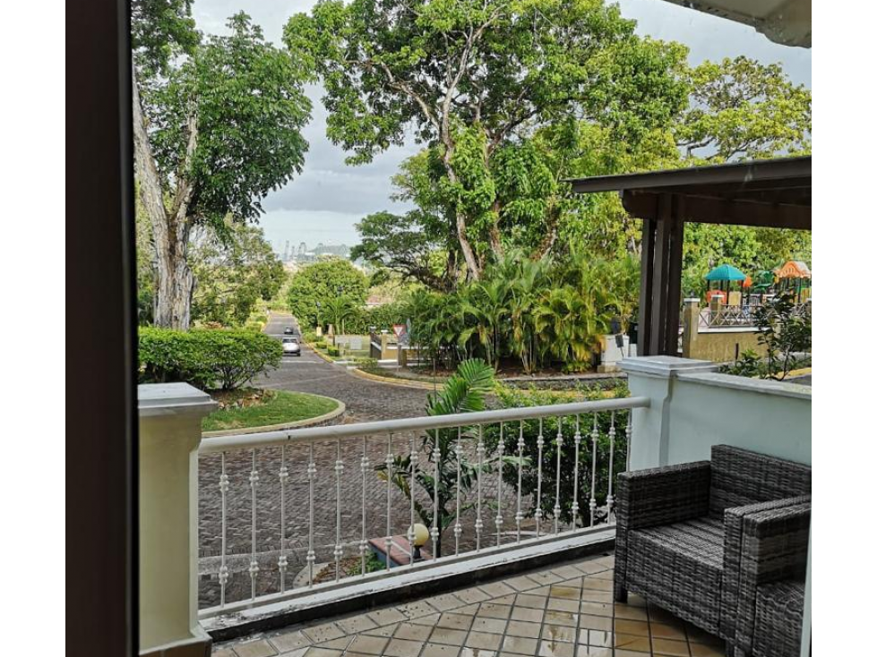 SE VENDE APARTAMENTO EN TUCAN COUNTRY CLUB 139 M2 CON PISCINA