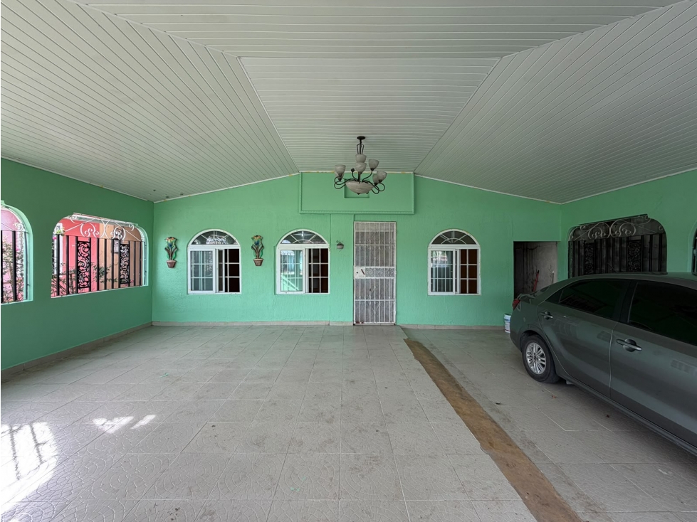 ARRAIJAN / EL TECAL / 3 HABITACIONES / 256 M2 / TERRAZA / ZONAS VERDES