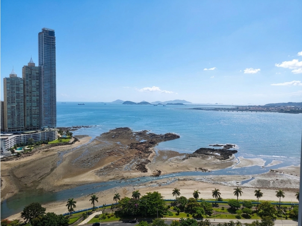 SE VENDE APARTAMENTO MARBELLA TORRE DEL PACÍFICO 216M FRENTE AL MAR