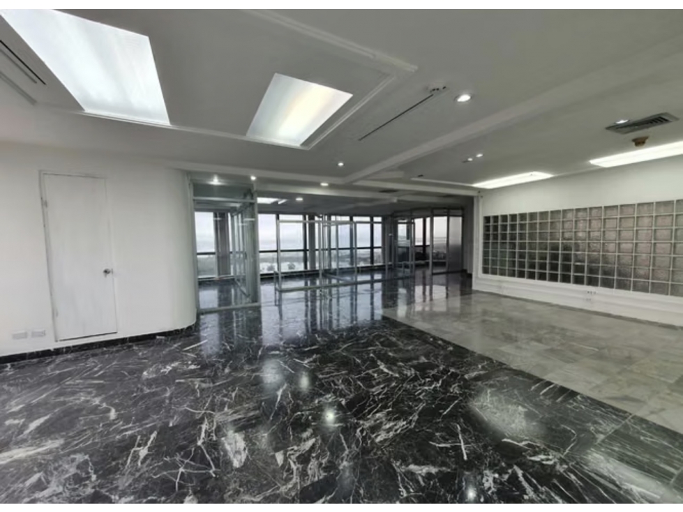 SE VENDE OFICINA AVE. BALBOA TORRE BAC 616M DIVISIONES PARA INVERSION — foto 3