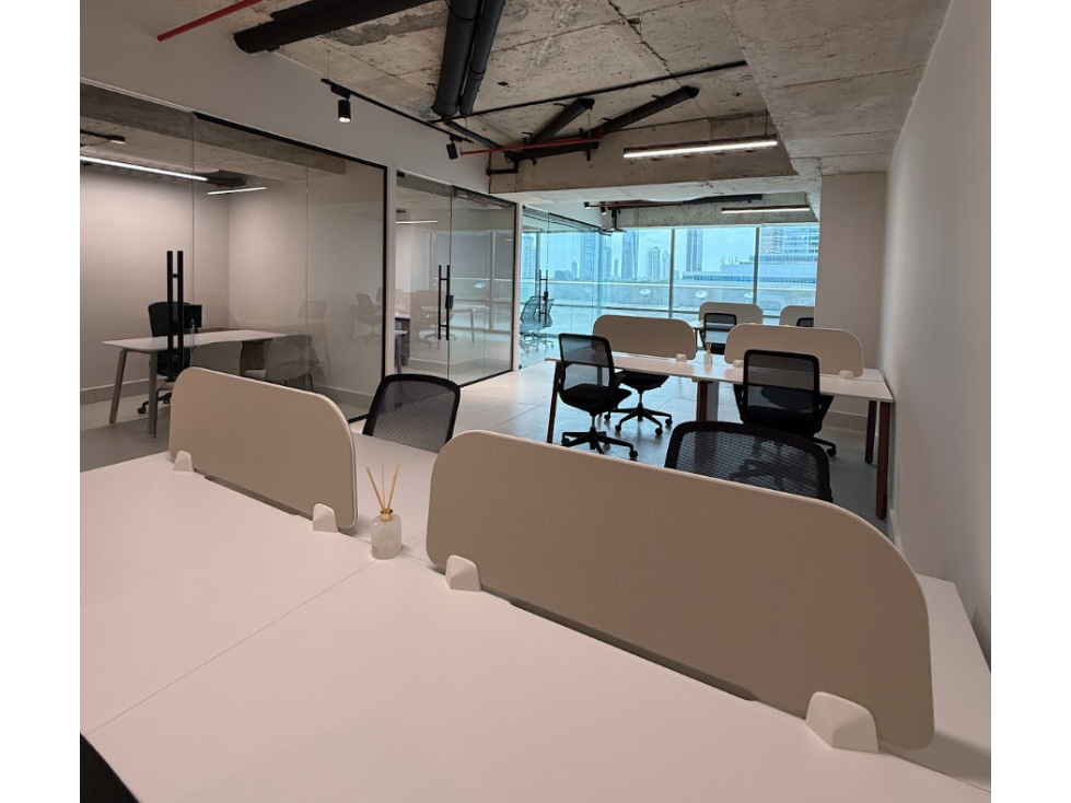 SE ALQUILA OFICINA FINANCIAL PARK EN COSTA DEL ESTE 115M AMOBLADA