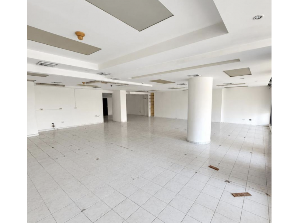 SE ALQUILA OFICINA BELLA VISTA VISTA TOWER 209M 2PARKING A ESTRENAR - 1