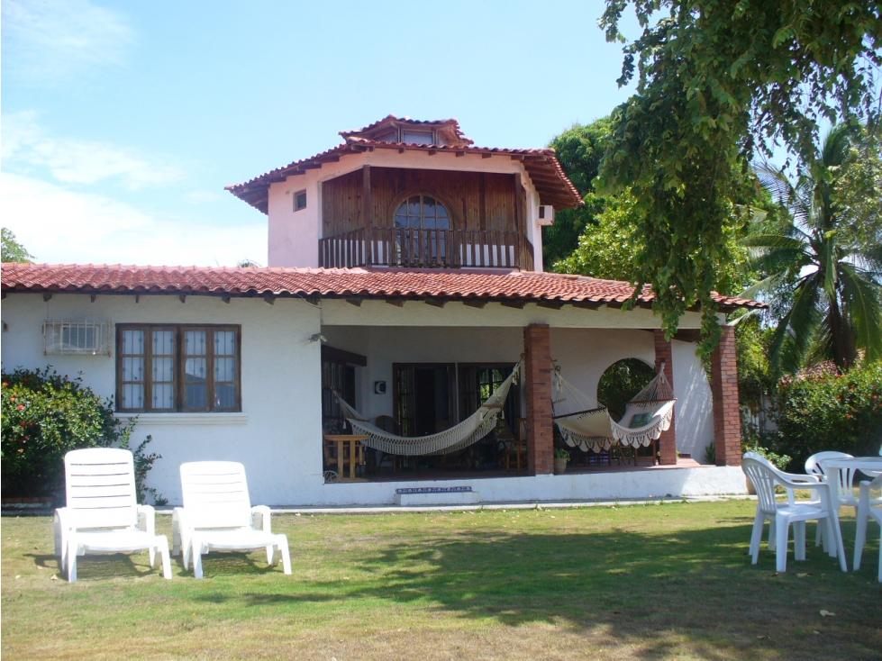 CHAME / CORONADO / 4 HABITACIONES / 2475 m2 / 4 BAÑOS / FRENTE AL MAR