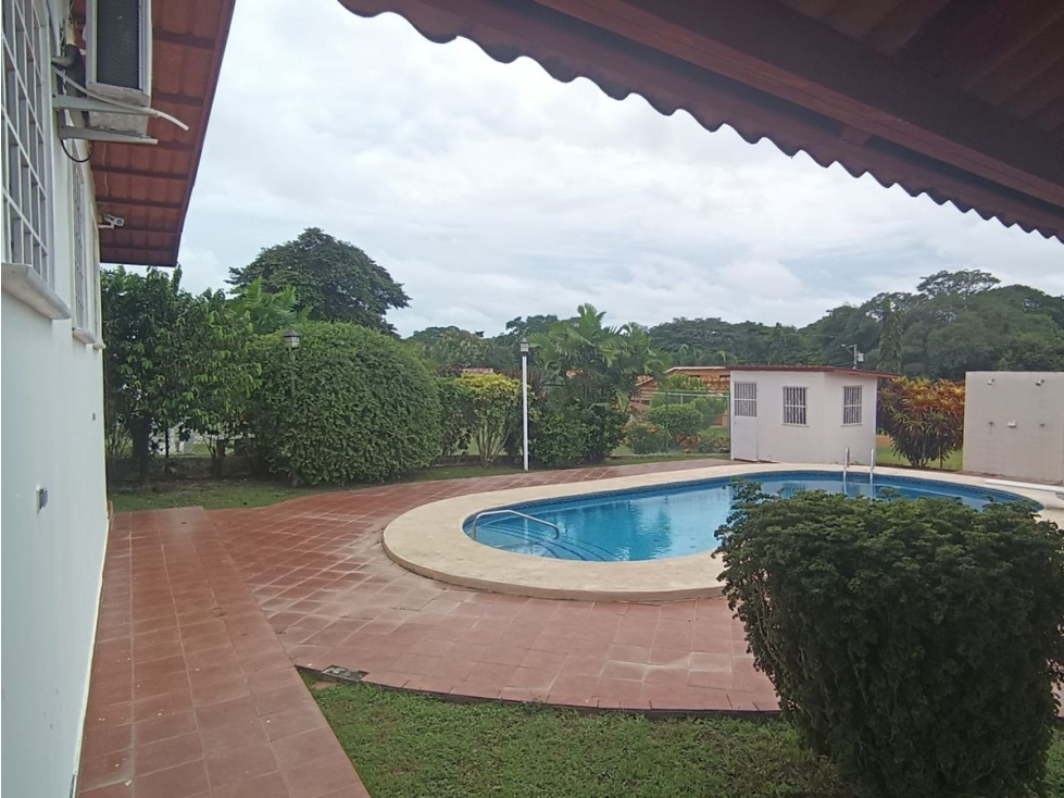 CHAME / VILLA CAMPESTRE / 1000 M2 / 4 HABITACIONES / PISCINA / TERRAZA — foto 4
