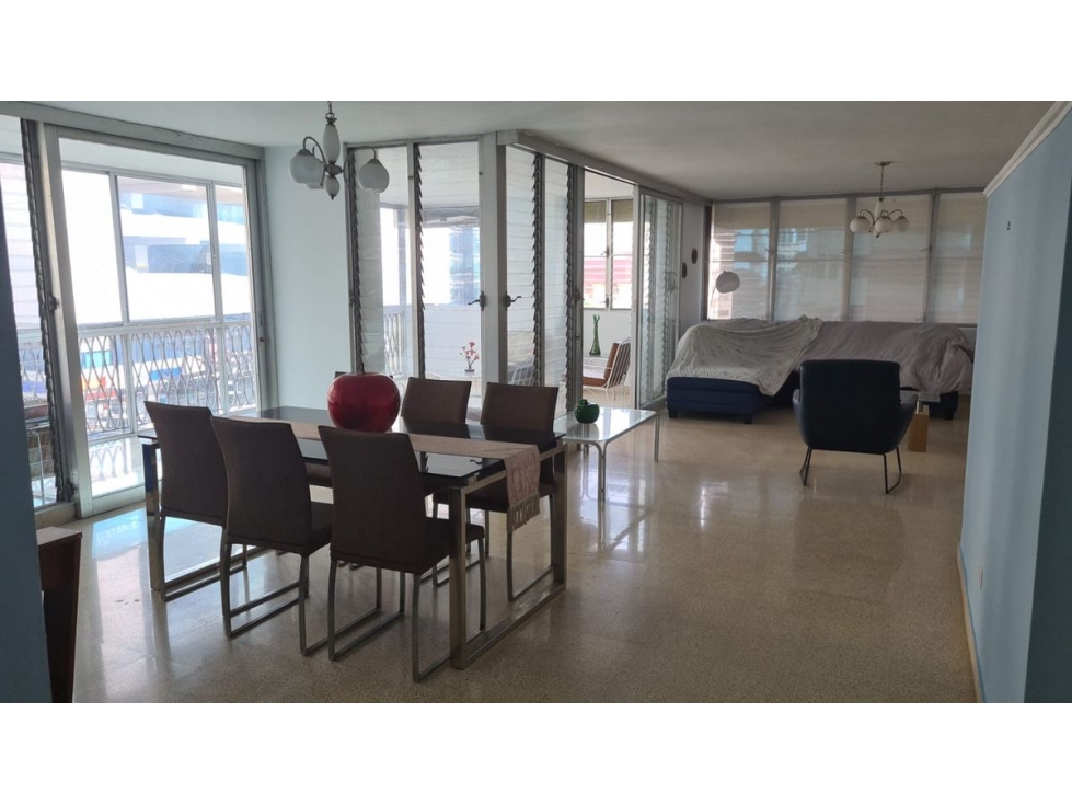 SE VENDE APARTAMENTO EN OBARRIO EDIFICIO EDEN ROC CON 2 BALCONES — foto 6