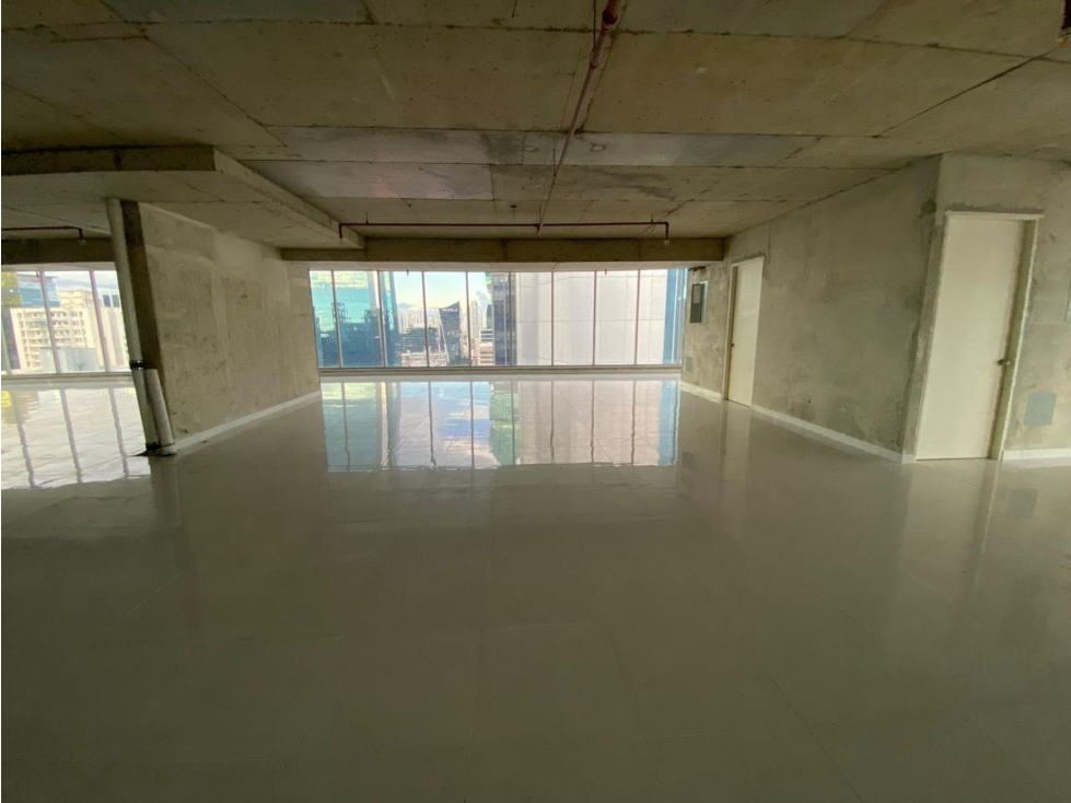 LUJOSA OFICINA / CALLE 50 / TORRE PBH / 622 M2 / A ESTRENAR / VACIA — foto 4