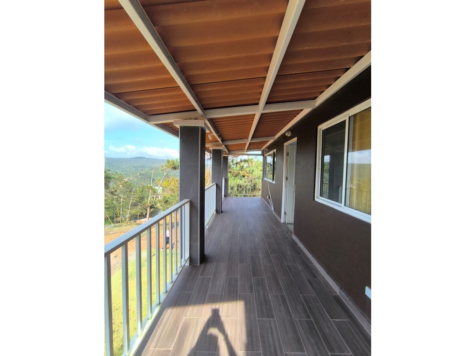 CERRO AZUL / 2000 M2 / 2 NIVELES / 4 HABITACIONES / CAMPESTRE — foto 2