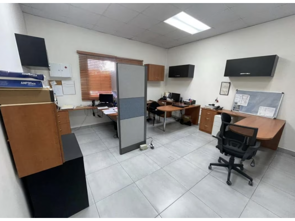TERRENO / BRISAS DEL GOLF / 2600M / CON OFICINAS / PARA INVERSION JC - 6