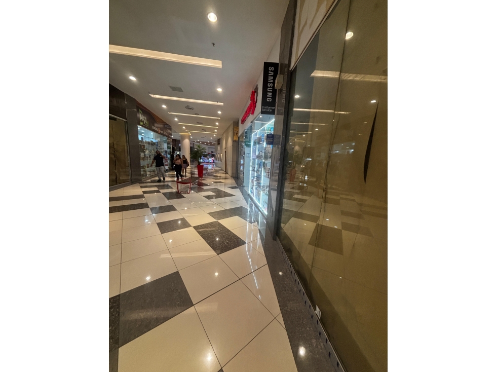 EL DORADO MALL / 130 M / PISO MEDIO / DIVISIONES / AIRE CENTRAL - 5