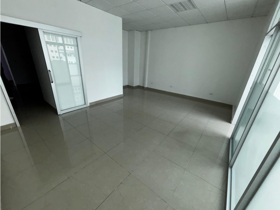 EL CARMEN / OFICINAS COMERCIAL / PLAZA KORINTHO / 65M2 - 4