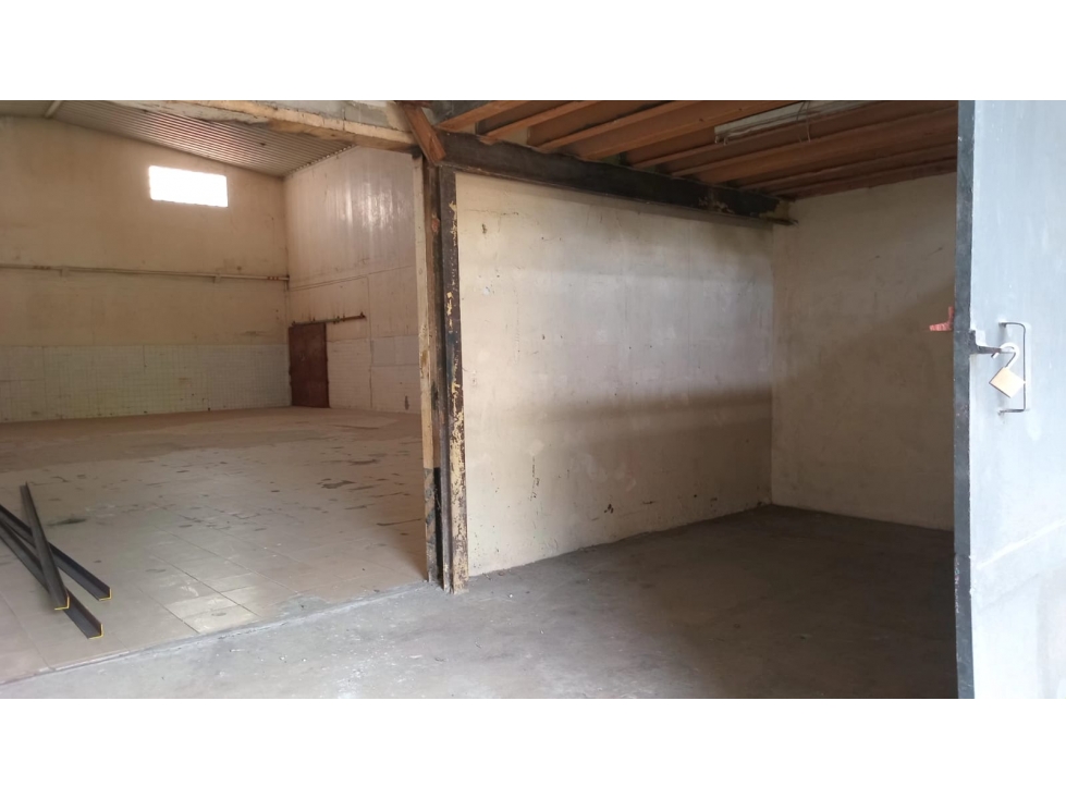 GALERA COMERCIAL / EL PARADOR / PEDREGAL / 268M2 / SOBRE VIA - 6