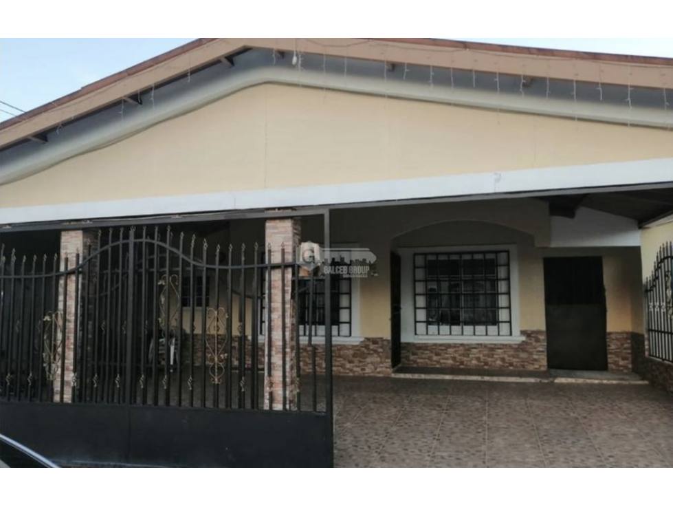 CHORRERA / VILLAS DE MONTELIMAR / 3 HABITACIONES / 225m2 / TERRAZA / Y — foto 2