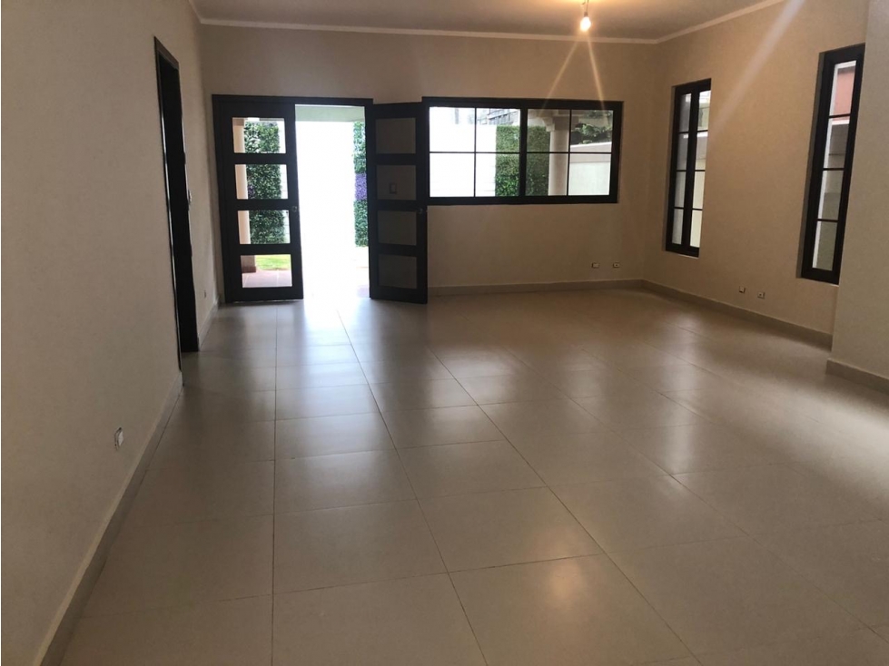 COSTA SUR / EL DORAL / 351M / 4 HABITACION / VACIA / ESTENAR PREVENTA - 2