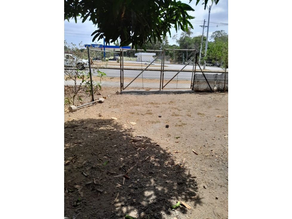 SE VENDE CASA CON TERRENO COMERCIAL EN GONZALILLO 470M VIA PRINCIPAL — foto 2