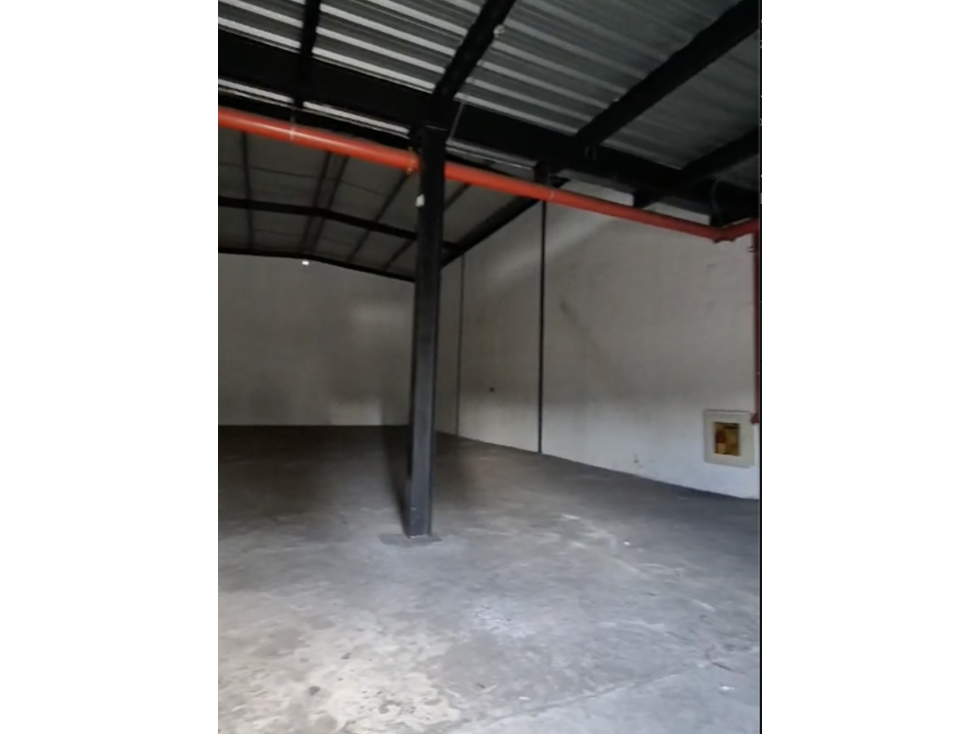 JUAN DIAZ / 500M / GALERA CON OFICINA / MEZZANINE / ANDEN / SOBRE VIA — foto 5