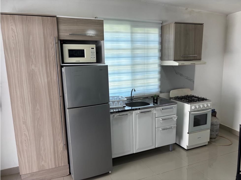 COLÓN / MARGARITA / 60M / AMOBLADO / CON SERVICIOS INCLUIDOS - 4