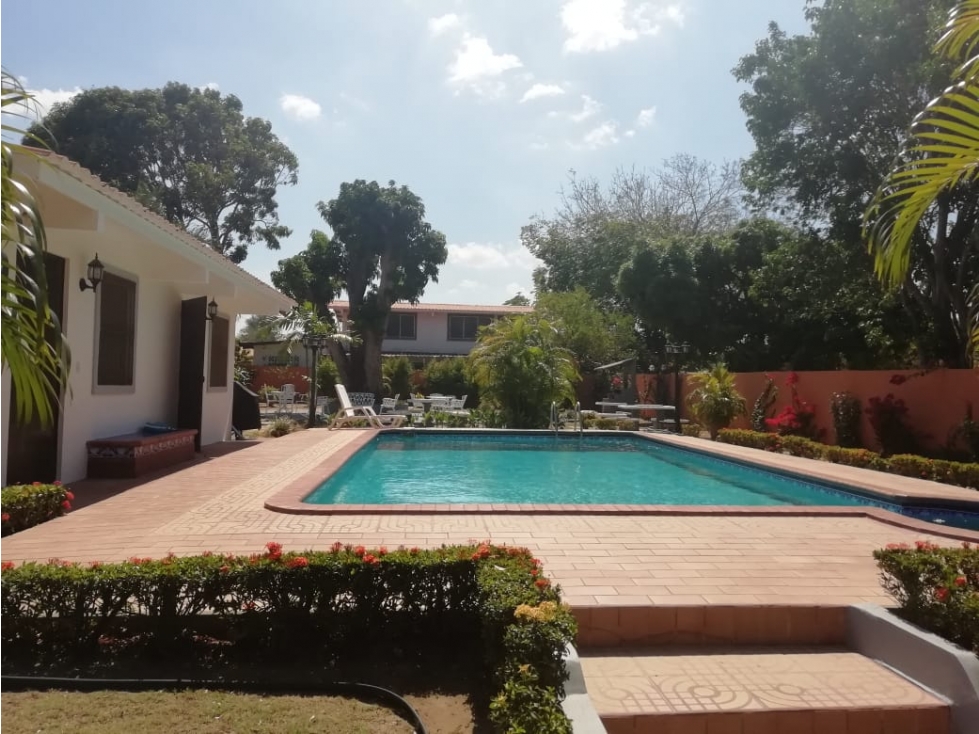 SE VENDE CASA EN CORONADO 1048 M2 CON PISCINA CERCA DE LA PLAYA