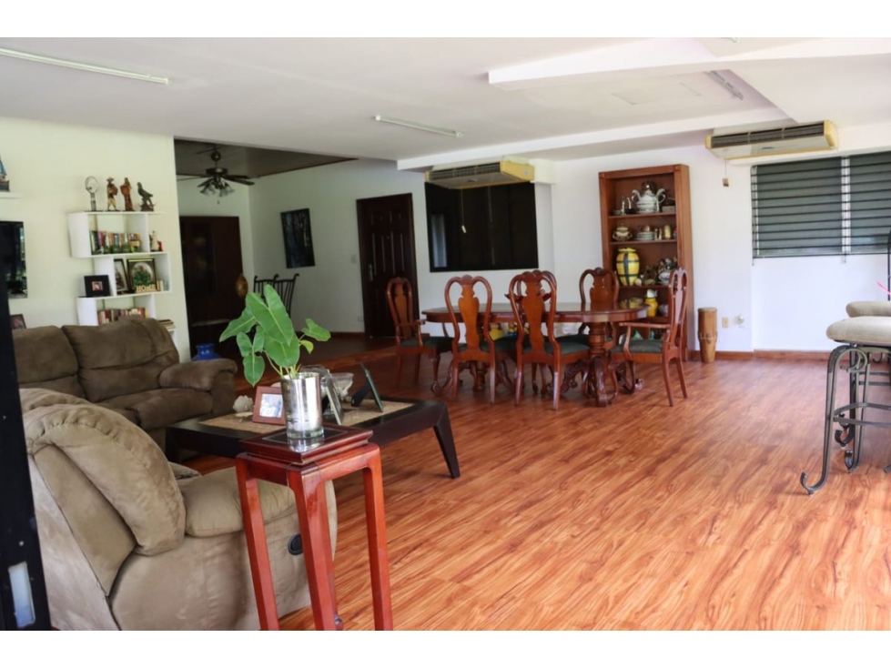LAS CUMBRES / VILLA ZAITA / 1452 M2 / 4 HABITACION / TERRAZA / JARDIN — foto 3