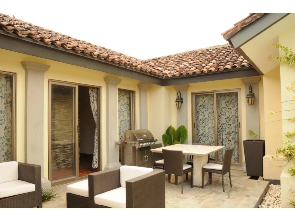 SE VENDE CASA EN BUENAVENTURA PH LOS PORTALES 1251M FRENTE AL LAGO