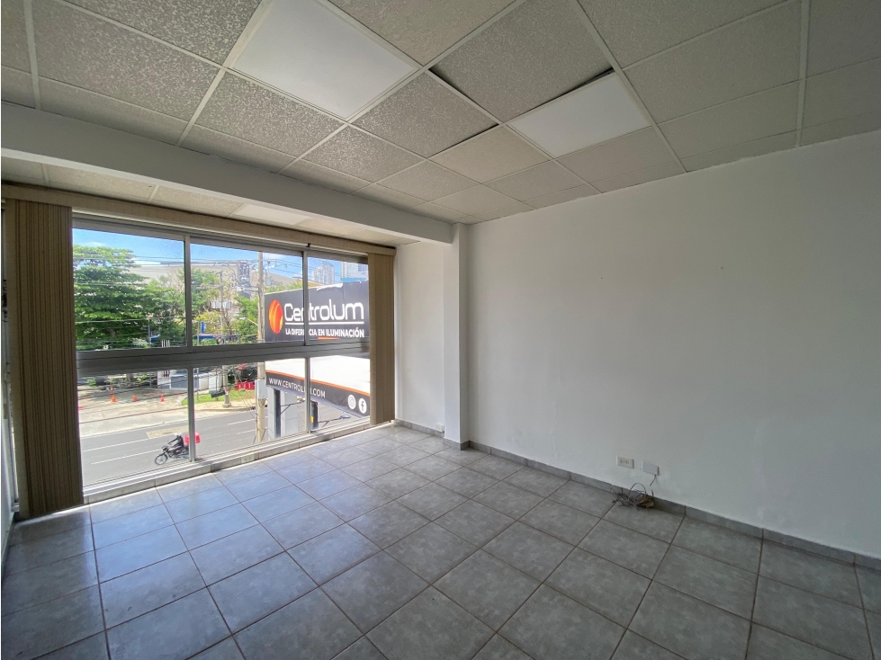 CALLE 50 / OFICINA / PLAZA VARIBE / 67 M2 / DIVISIONES / PLANTA ALTA — foto 3