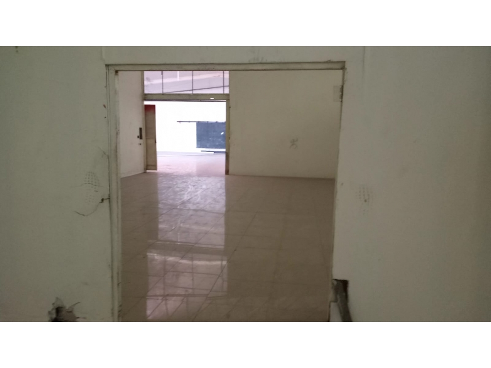 PEDREGAL / EL PARADOR / 608M2 / GALERA COMERCIAL / SOBRE VIA - 4