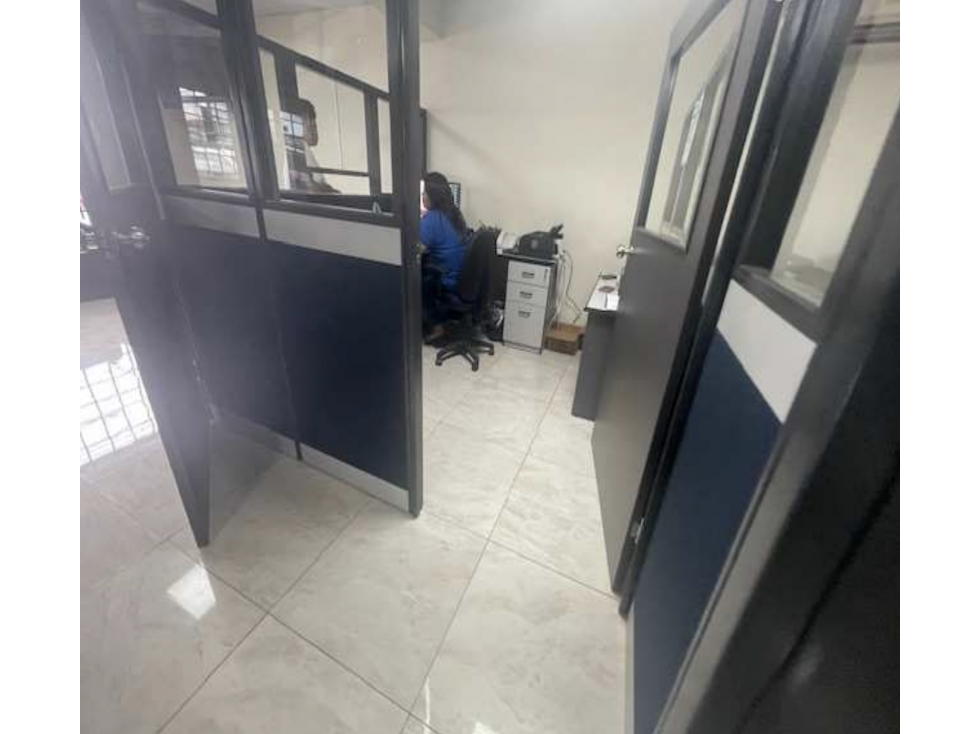 SE VENDE LOCAL COMERCIAL EN LA CHORRERA SOBRE AVENIDA LIBERTADOR - 3