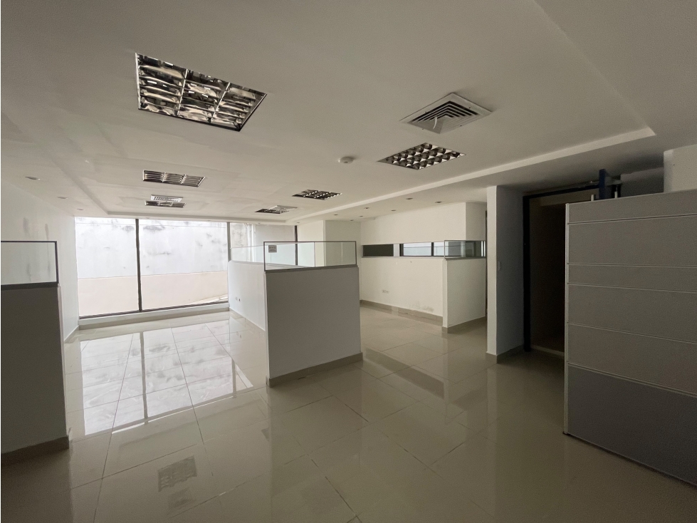OFICINA / BELLA VISTA / VALLARINO / 120M / 1 BAÑO / 4 DIVISIONES