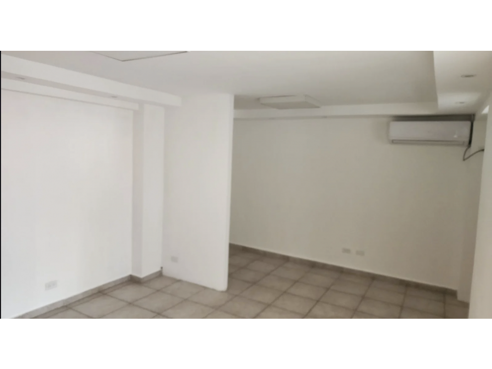 SE ALQUILA OFICINA EN CALLE 50 PLAZA VARIBE 93M PLANTA ALTA