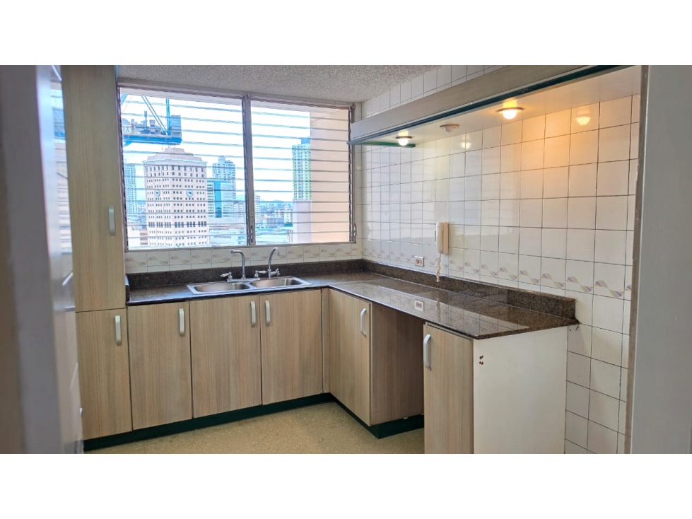 OBARRIO / MONACO /150M / 3 HABITACIONES / 2 BAÑOS / VISTAS A LA CIUDAD — foto 3
