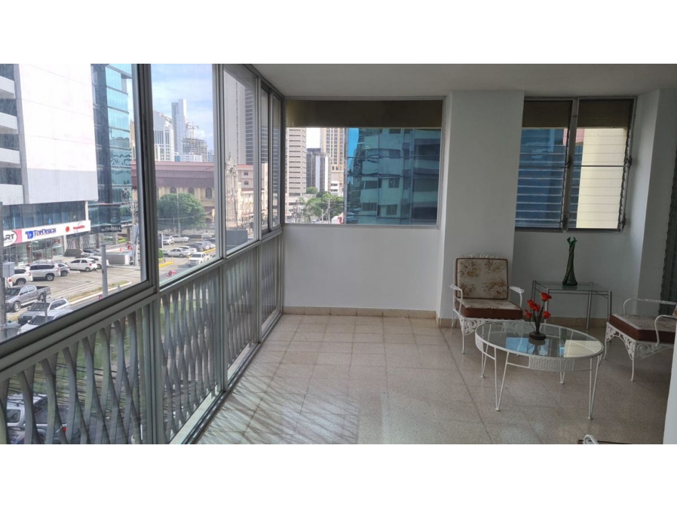 SE VENDE APARTAMENTO EN OBARRIO EDIFICIO EDEN ROC CON 2 BALCONES — foto 5