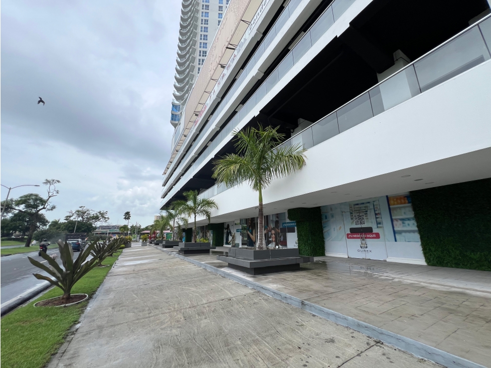 SE VENDE LOCAL COMERCIAL EN THE SANDS EN AV. BALBOA 85 M2 — foto 3