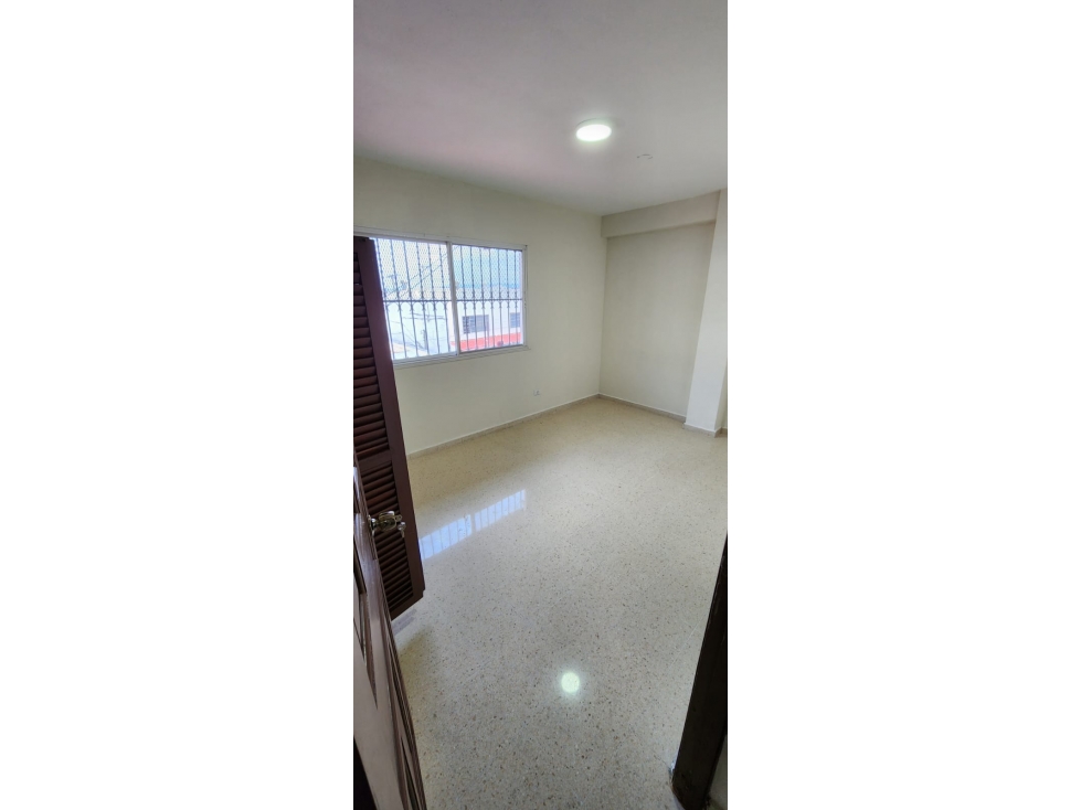 CHORRERA / EDIFICIO / 113 M2 / COMERCIAL / PLANTA BAJA - 4