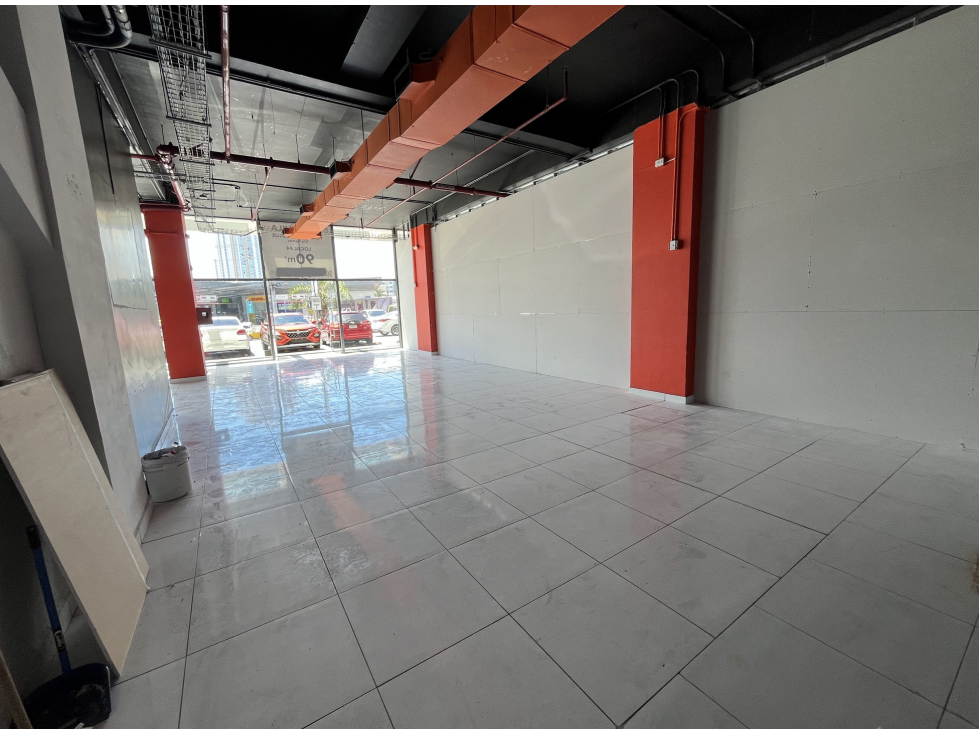 SE ALQUILA LOCAL COMERCIAL EN VIA PORRAS 90M PLANTA BAJA VIA PRINCIPAL