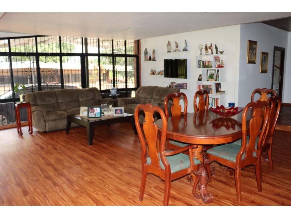 LAS CUMBRES / VILLA ZAITA / 1452 M2 / 4 HABITACION / TERRAZA / JARDIN — foto 2