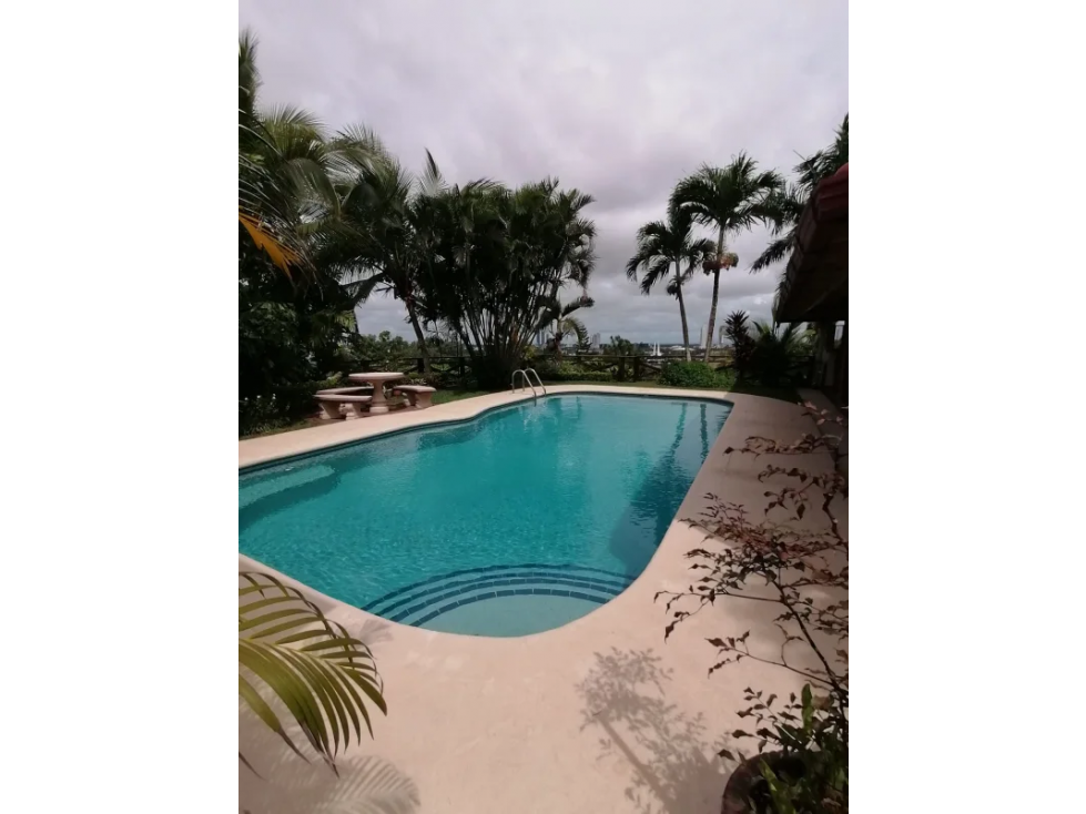 VILLA LUCRE / LAS PALMERAS / 706M / PISCINA / DOS NIVELES