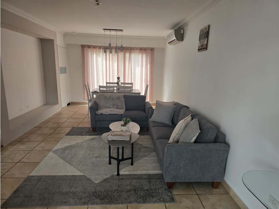 SE ALQUILA CASA EN BRISAS DEL GOLF 152M 3 HABITACIONES AMOBLADO DUPLEX — foto 4