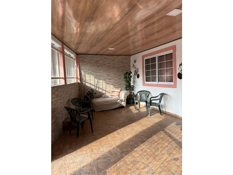 EL CRISOL / 184M / 3 HABITACIONES / TOTALMENTE CERCADA — foto 4