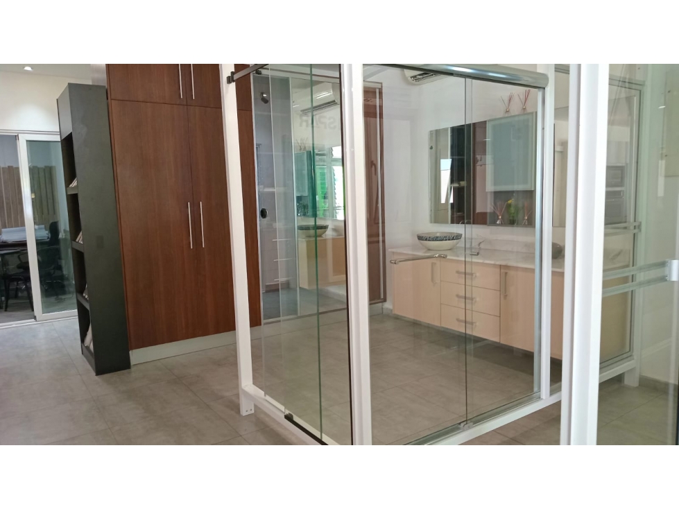 PARQUE LEFEVRE / SANTA ELENA / 437M / LOCAL CON OFICINAS Y BODEGA JC - 6