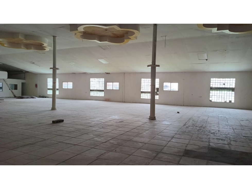 SE VENDE GALERA RIO ABAJO / BODEGA / 900M / CON OFICINA JC - 4