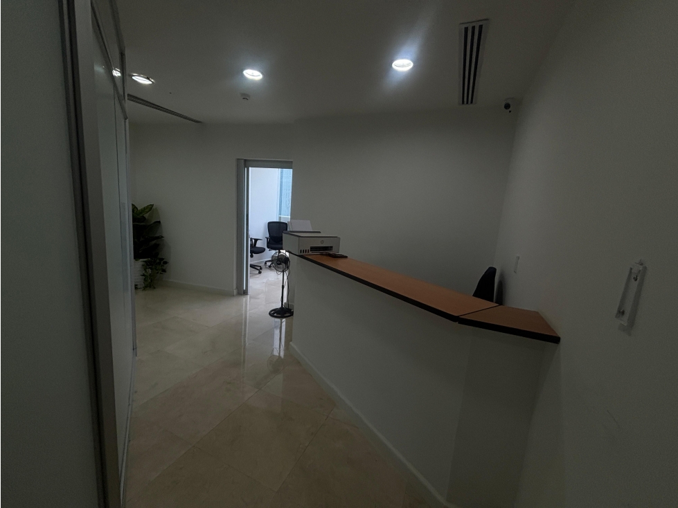 SE VENDE OFICINA EN REVOLUTION F&F TOWER TORNILLO CALLE 50 DE 188M — foto 4
