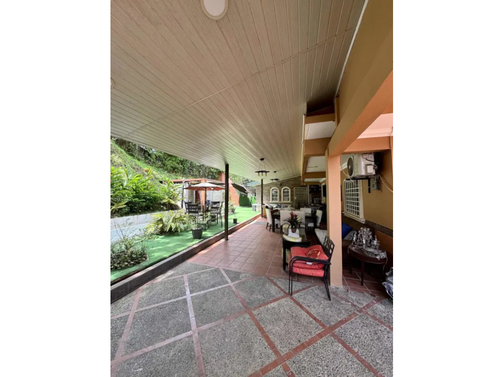 LAS CUMBRES / VILLA ZAITA / 600 M2 / 2 NIVELES / 5 HABITAC / DEPOSITO — foto 2