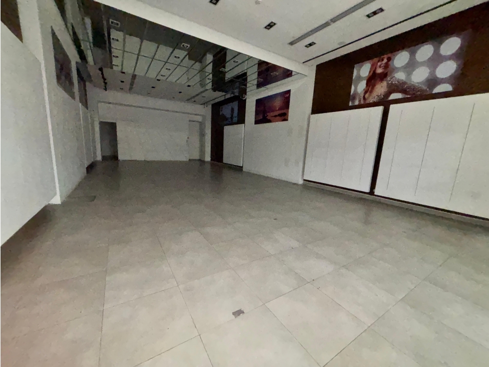 LOCAL COMERCIAL / LOS ANDES MALL / 175M2 / PLANTA BAJA - 5