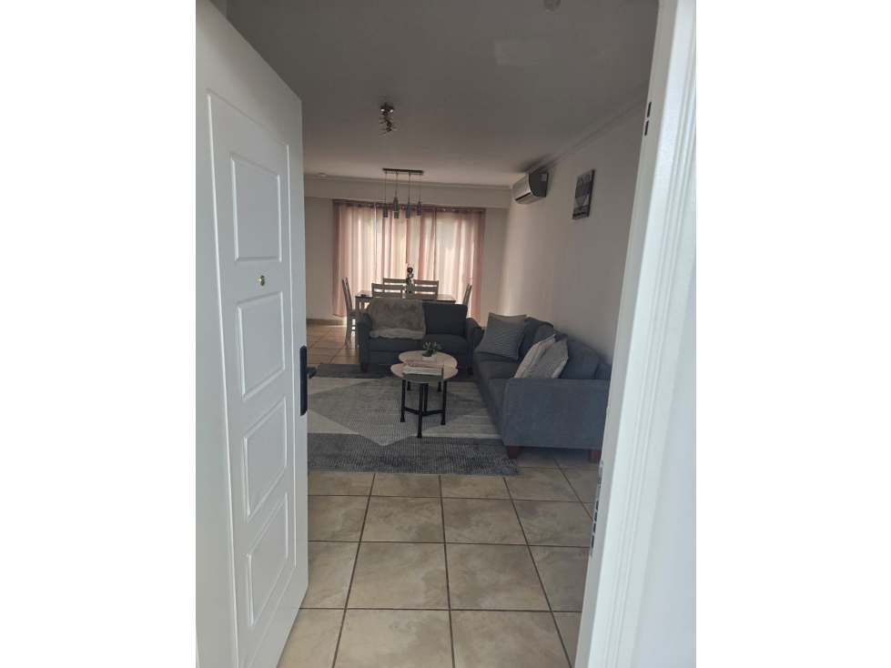 SE ALQUILA CASA EN BRISAS DEL GOLF 152M 3 HABITACIONES AMOBLADO DUPLEX — foto 5