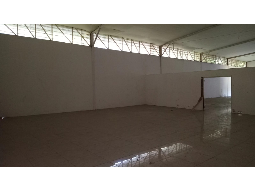 PEDREGAL / EL PARADOR / 608M2 / GALERA COMERCIAL / SOBRE VIA - 5