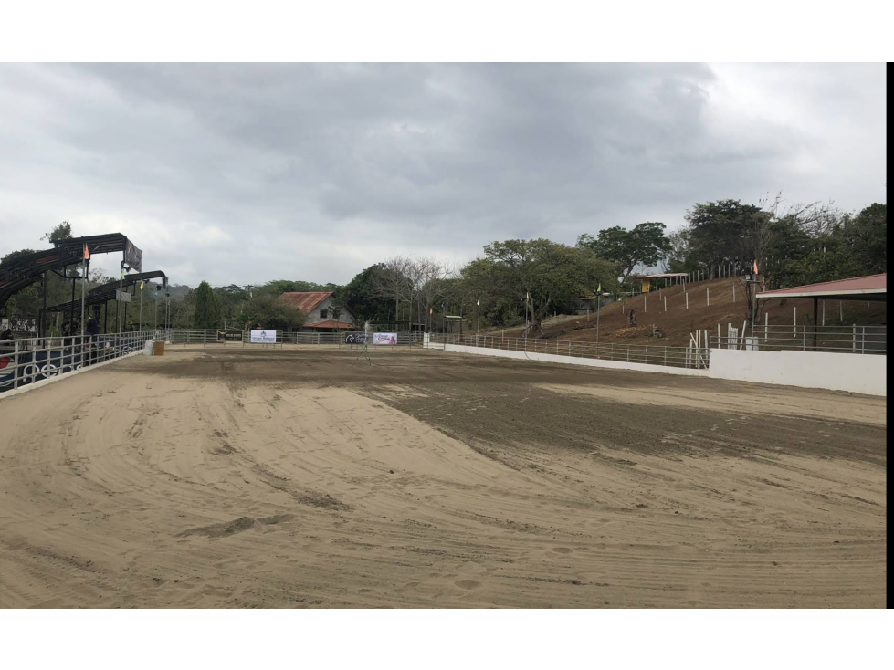 LOMA DEL RIO / CHEPO / 1.6 HECTAREA / ESTABLO Y PISTA GANADERA - 6