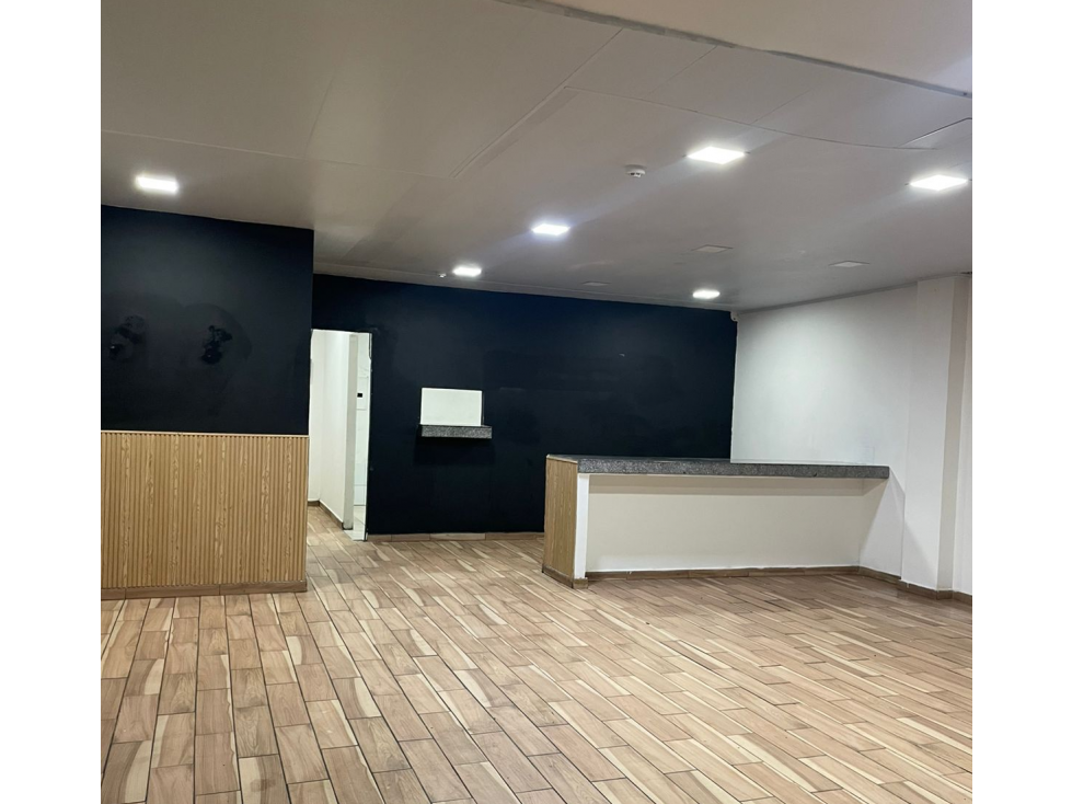 CONDADO DEL REY / PLAZA CECILIA / DIVISIONES / 92M / SOBRE VIA / VACIO