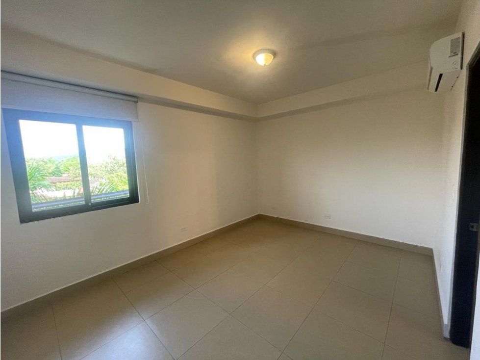 ANCON / EMBASSY VILLAGE / 118M / 2 HABITACION / 1 PARKING / BALCON — foto 2