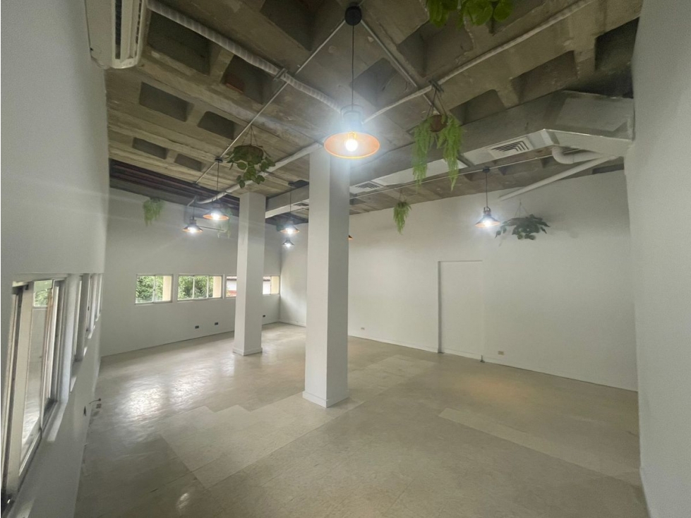 SE VENDE OFICINA 95M EN PH COMOSA OBARRIO CON DIVISION Y AIRE CENTRAL — foto 2